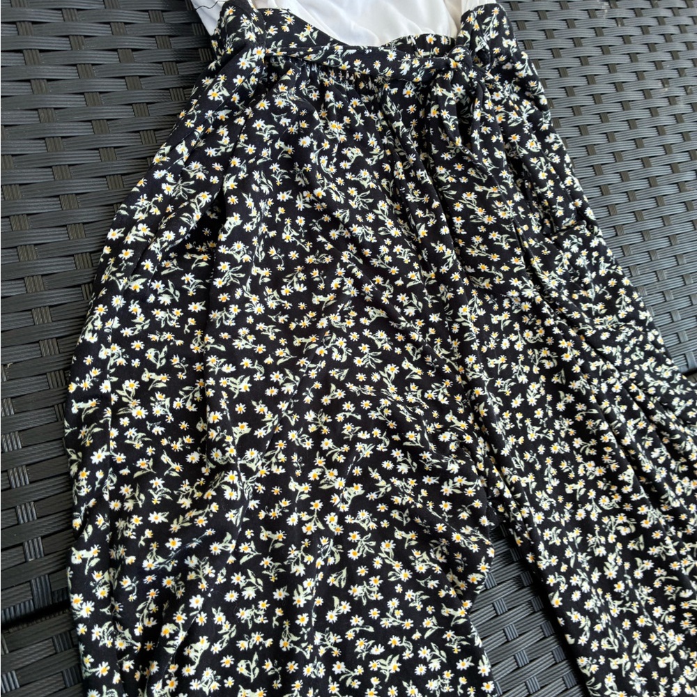 Rue21 Black and White Floral Wide Leg Pants